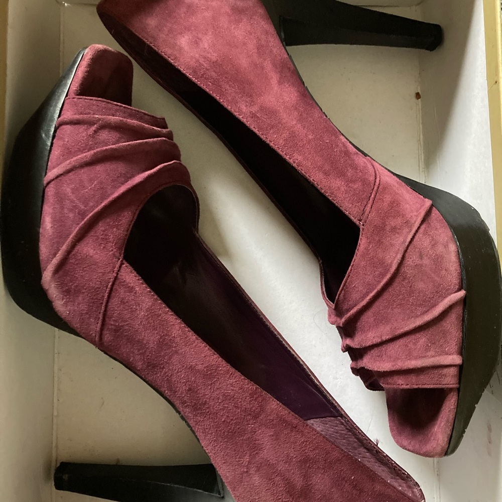Jessica Simpson Suede Heels